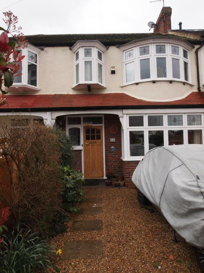 Friendly Home In South London Morden Luaran gambar