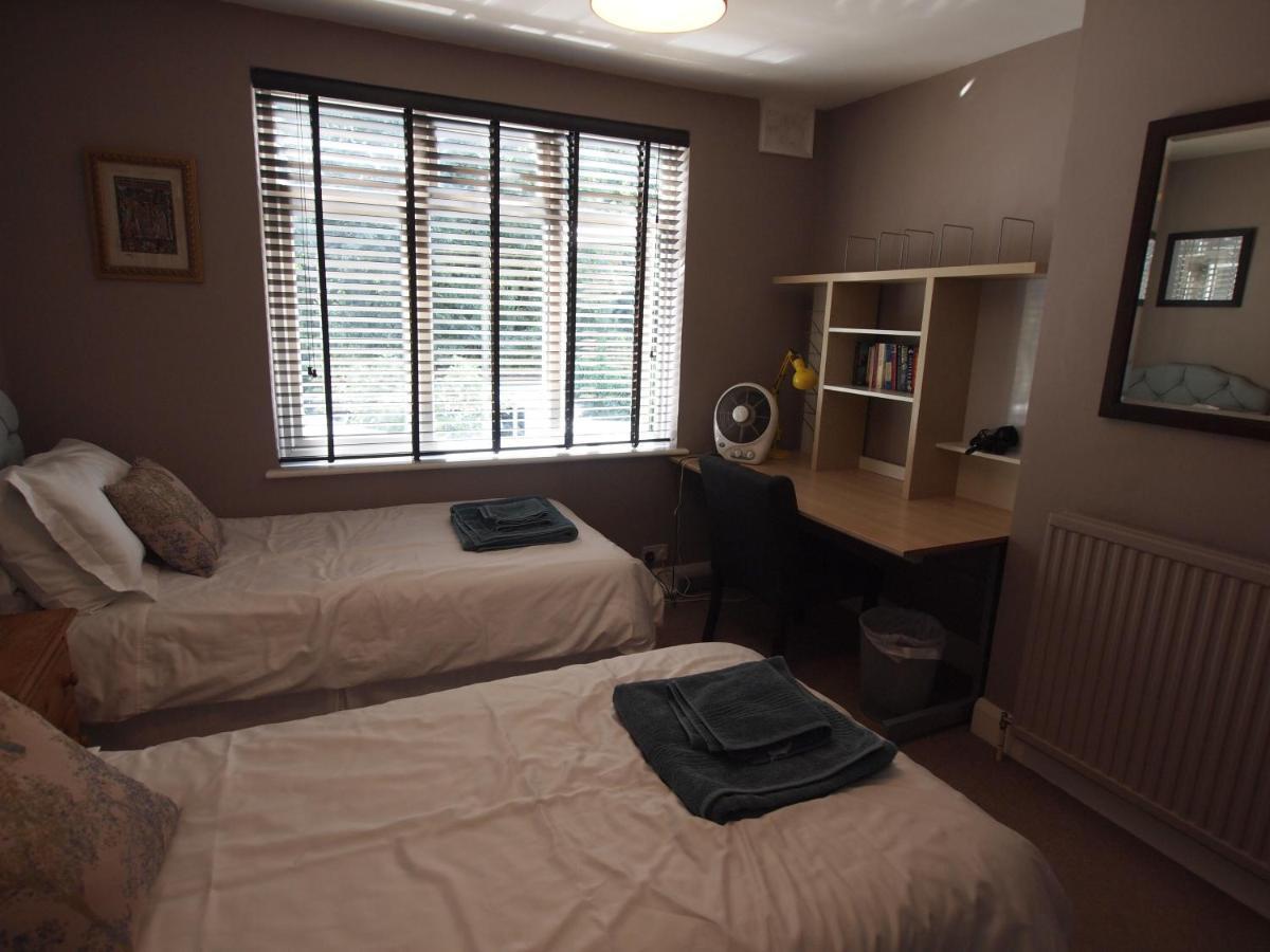 Friendly Home In South London Morden Luaran gambar